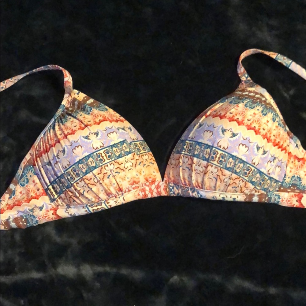 ONLY WORN ONCE! Time and Tru Bathing Suit Top!